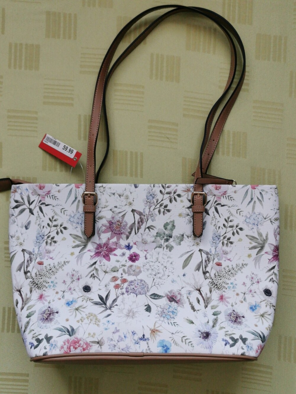 NWT. Kelly&Katie floral bag.